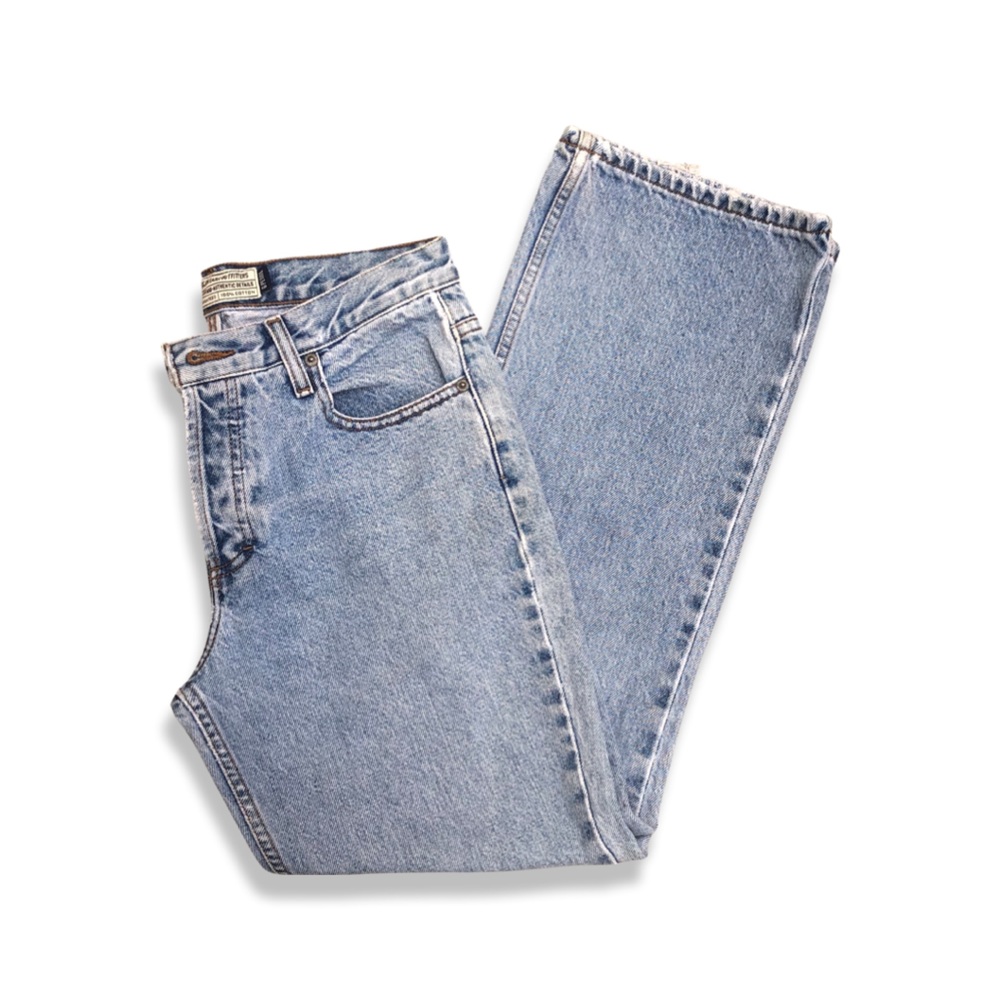 Vintage American Eagle Outfitters Size 6P Light Wash Wide Leg Button Fly Jeans